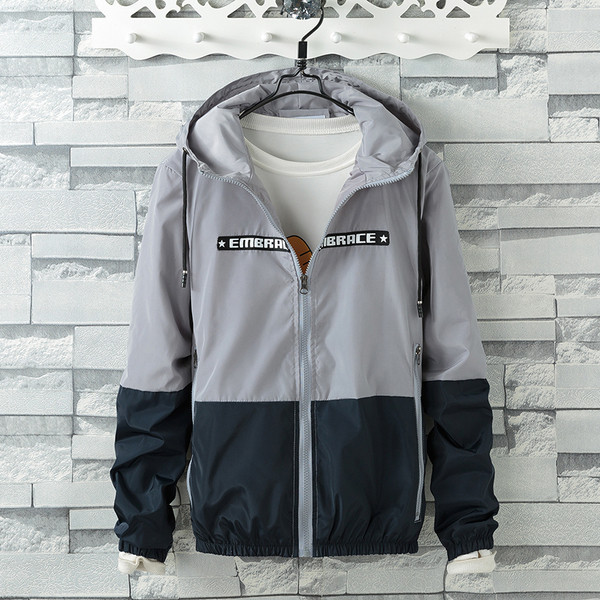 Мъжко спортно-ежедневно яке с качулка и надпис