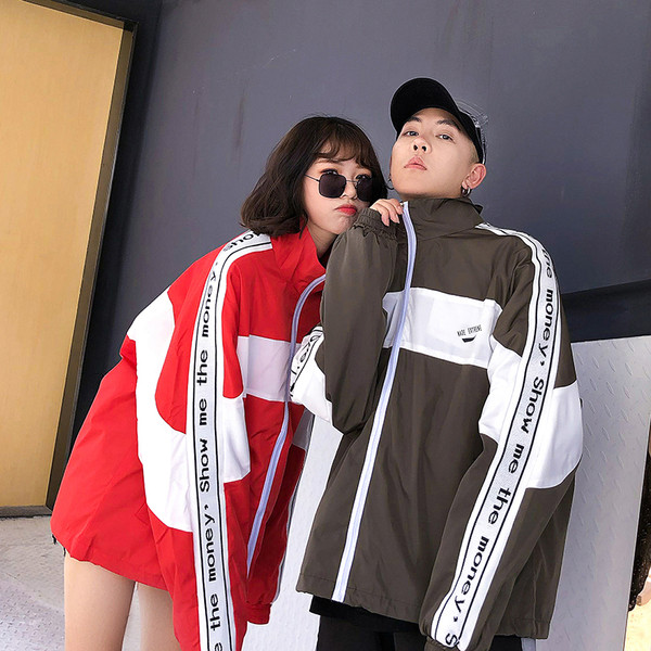 Спортно яке с надписи в няколко цвята - широк модел