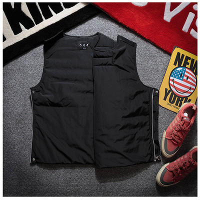 Мъжки модерен елек със странично закопчаване и преден джоб