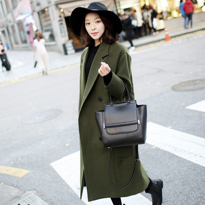 Модерно дамско палто широк модел  с V-образно декотелте в няколко цвята