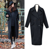 Ежедневно дамско палто  с V-образна яка и копчета