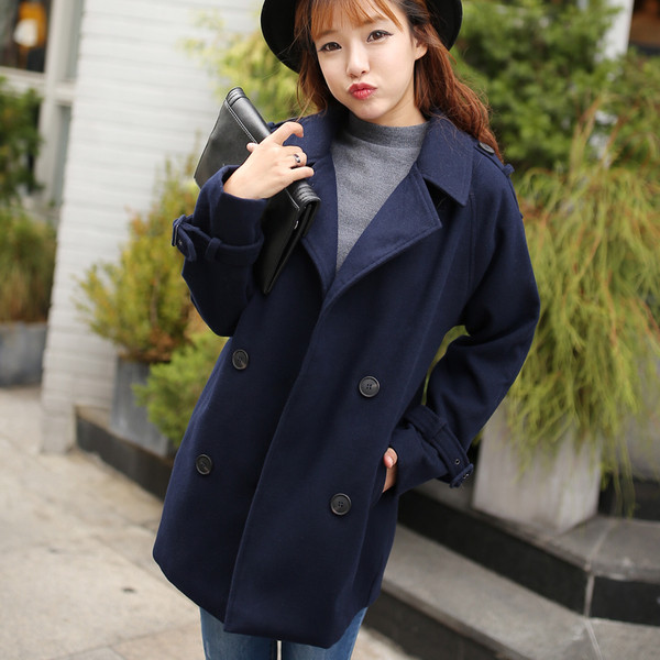 Ежедневно дамско палто с V-образна яка в син и бежов цвят 