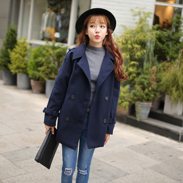 Ежедневно дамско палто с V-образна яка в син и бежов цвят 