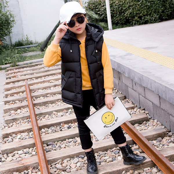 Eжедневен детски елек с надпис в три цвята