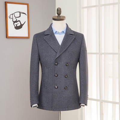 Мъжко палто с копчета и джобове в сив цвят