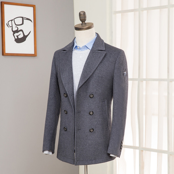 Мъжко палто с копчета и джобове в сив цвят
