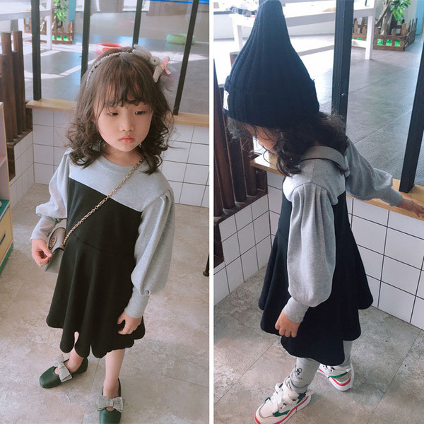 Модерна  детска рокля с дълъг ръкав разкроен модел 