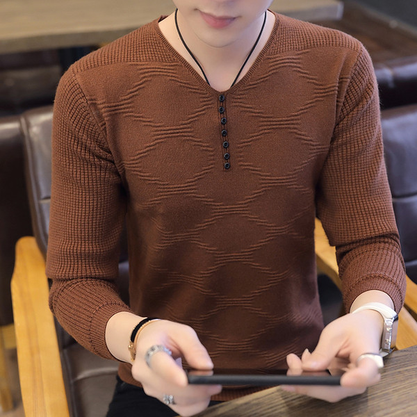 Pulover bărbătesc modern în relief cu decor cu nasturi