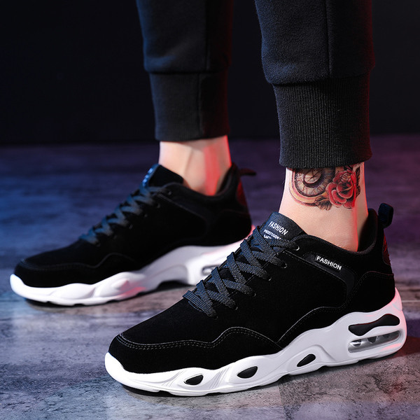 Tenisi barbati unici pentru toamna cu perna de aer in patru culori