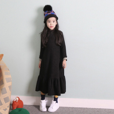 НОВО Модерна детска рокля широк модел с дълъг ръкав в черен цвят 