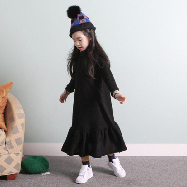 NOU Rochie moderna pentru copii model lat cu maneci lungi de culoare neagra