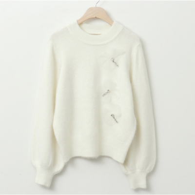 Model actual de pulover de dama cu elemente 3D in alb si gri