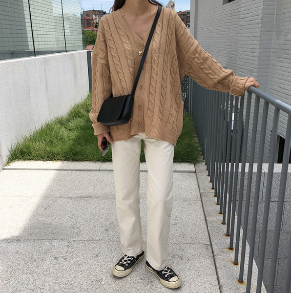 Cardigan casual dama cu nasturi si decolteu in V