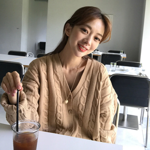 Cardigan casual dama cu nasturi si decolteu in V