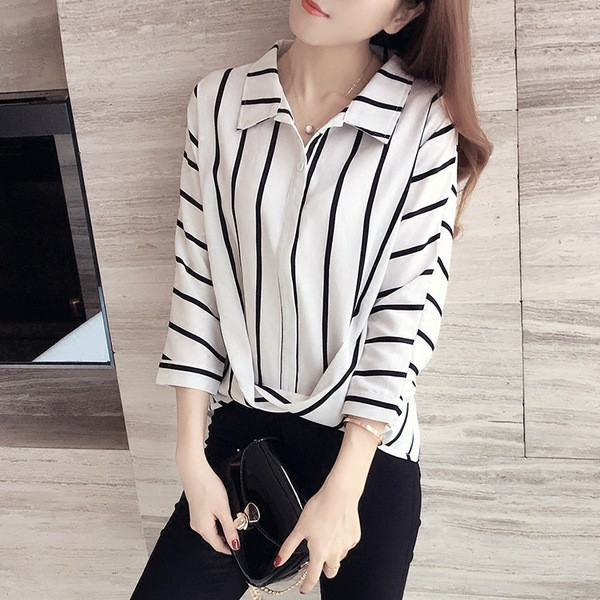Cămașă de damă în dungi alb-negru