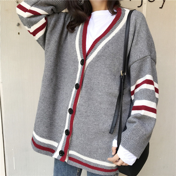 Cardigan dama cu nasturi si decolteu in V in doua culori