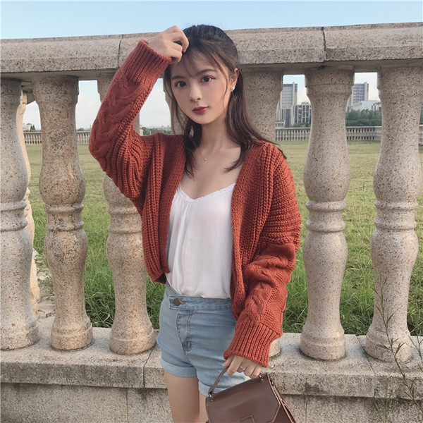 Vesta de dama moderna cu decolteu in V in doua culori