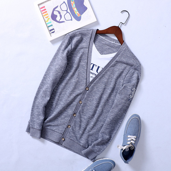 Vesta pentru barbati cu aplicatie gri