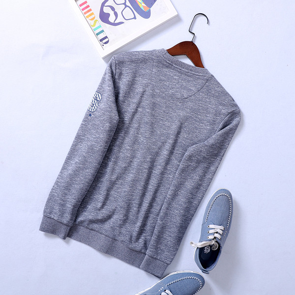 Vesta pentru barbati cu aplicatie gri