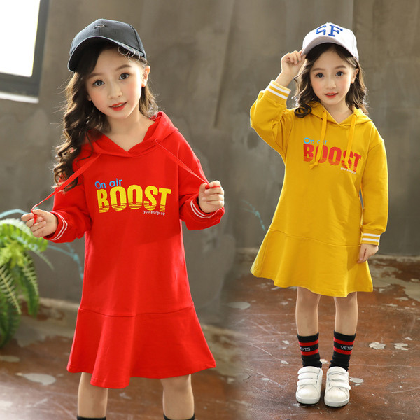 Rochie sport-casual pentru copii cu aplicatie colorata si gluga in mai multe culori