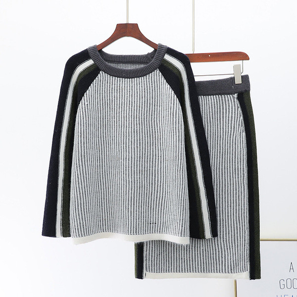 Set actual de tricotat dama - fusta si pulover in doua culori