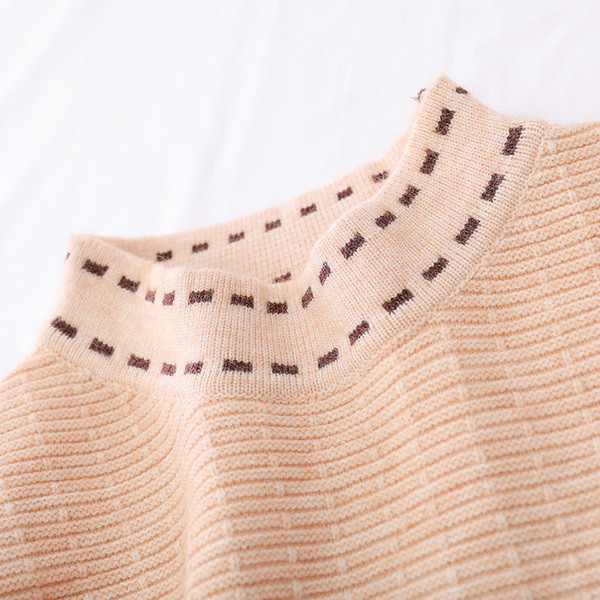 Set modern de dama care include o fusta cu buzunare si un pulover - doua culori