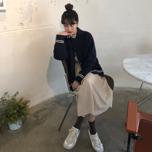 Vesta de dama actuala cu decolteu O in doua culori