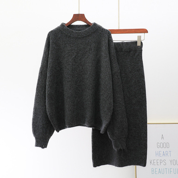 Set elegant pentru femei care include pulover și fustă - patru culori