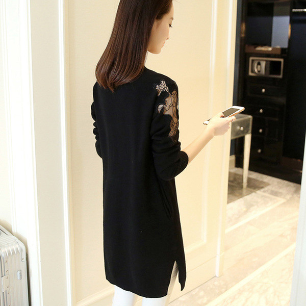 Vesta lunga dama actuala cu decolteu in V in mai multe culori - doua modele