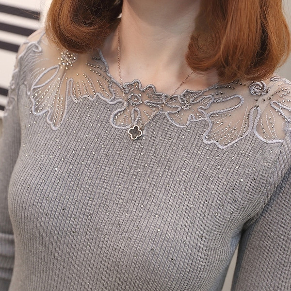 Pulover de dama modern cu dantela in trei culori