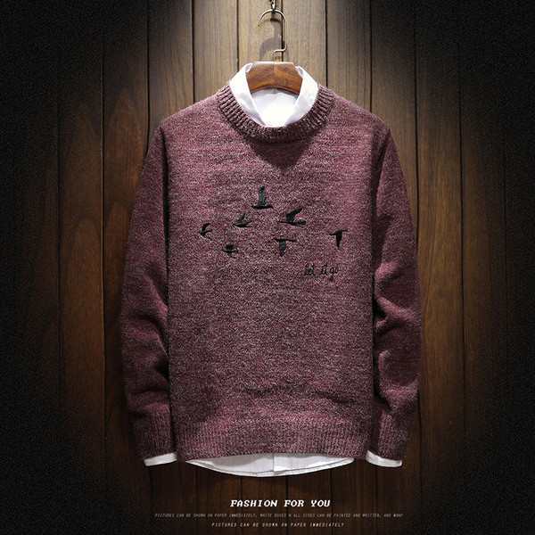 Μοντέρνο πουλόβερ για άνδρες με κεντήματα σε διάφορα χρώματα