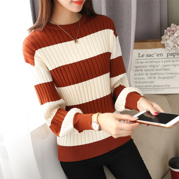 Γυναικείο ριγέ πουλόβερ σε τρία χρώματα