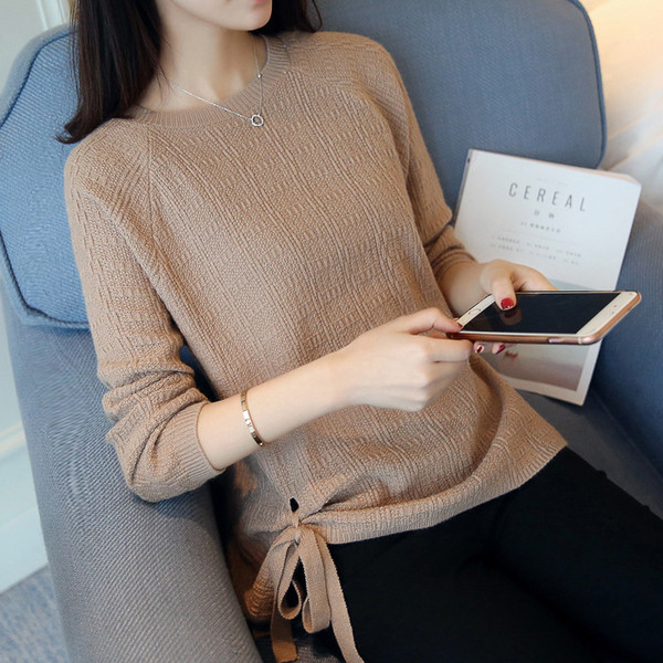 Modern női pulóver szalaggal, több színben