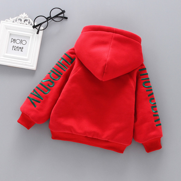 Παιδικό φούτερ σε μαύρο και κόκκινο χρώμα με επιγραφή