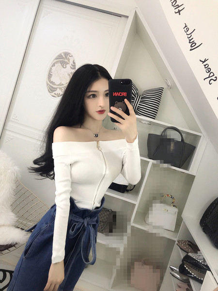 Γυναικεία πουλόβερ με φερμουάρ στο λευκό και μαύρο χρώμα