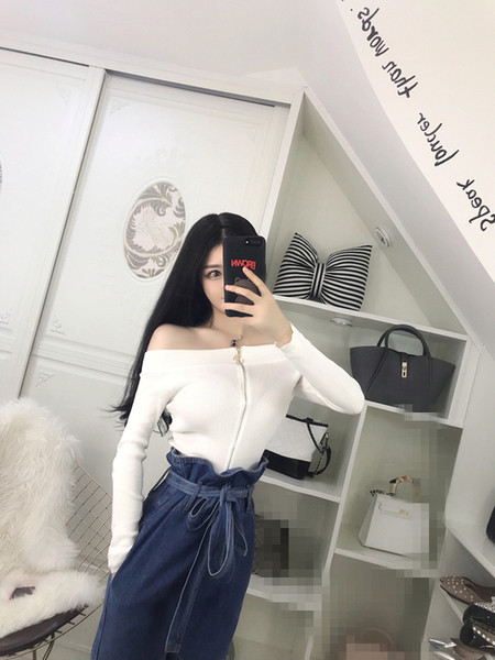 Γυναικεία πουλόβερ με φερμουάρ στο λευκό και μαύρο χρώμα