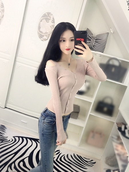 Stílusos női pulóver három színben V-nyakkal