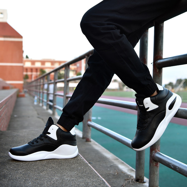 Modern férfi tornacipő több színben - két modell