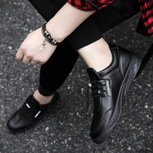 Stílusos férfi tornacipő több színben