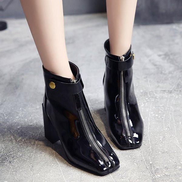 Γυναικείες μπότες  με χοντρό τακούνι και φερμουάρ σε δύο χρώματα