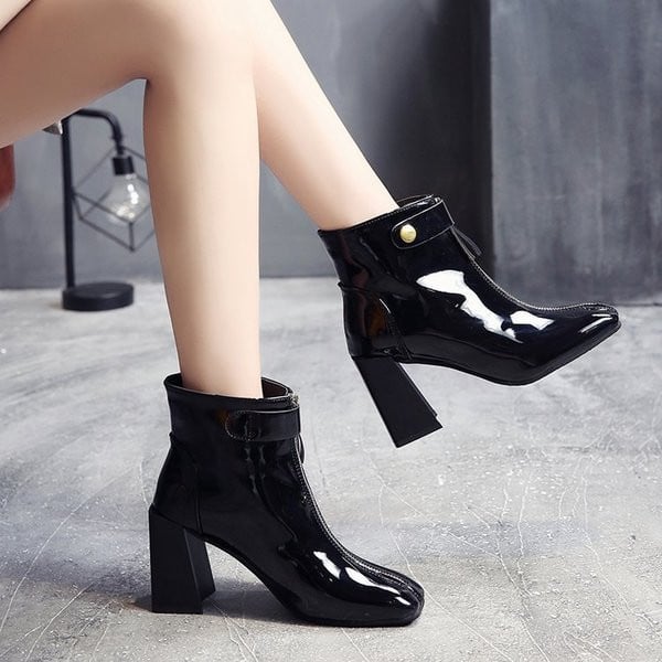 Γυναικείες μπότες  με χοντρό τακούνι και φερμουάρ σε δύο χρώματα