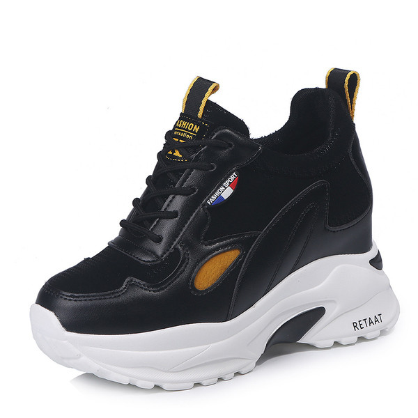 Modern női tornacipő durva talppal