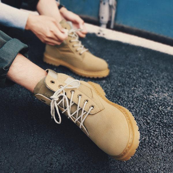 Stílusos férfi csizma fűzős két színben