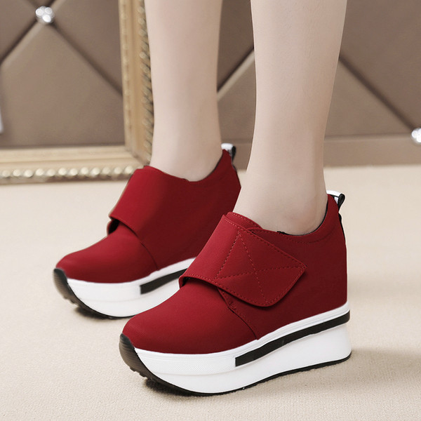 Γυναικεία κομψά αθλητικά παπούτσια με Velcro λουράκι