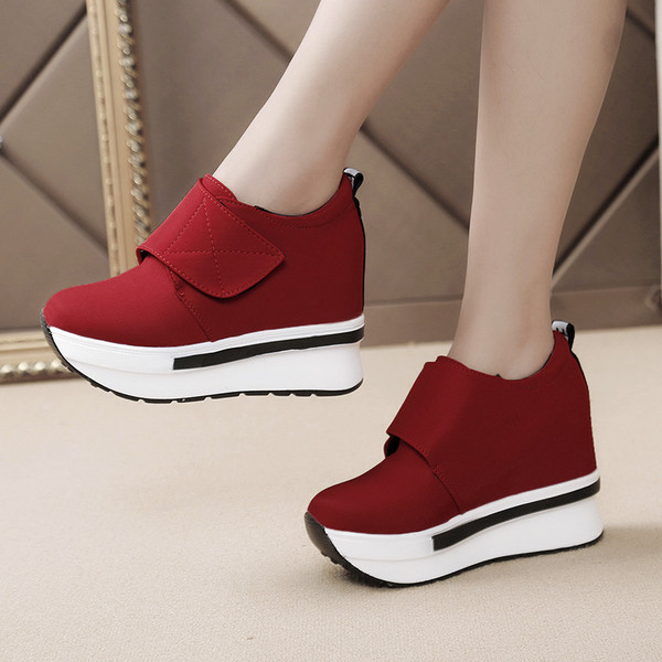 Γυναικεία κομψά αθλητικά παπούτσια με Velcro λουράκι