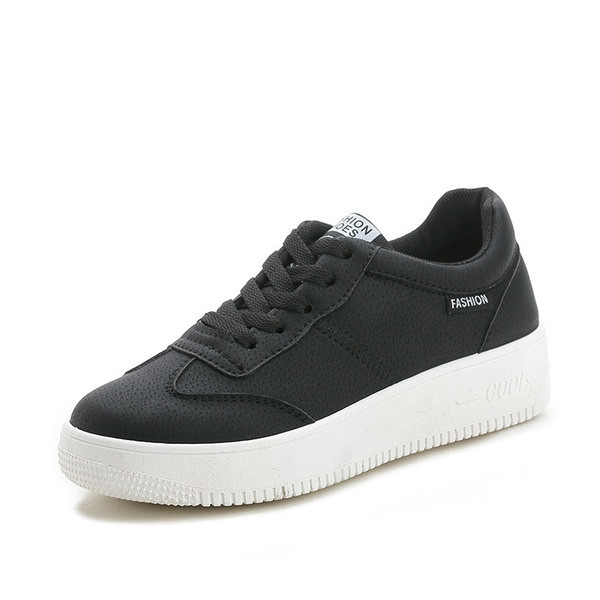 Női tornacipő szürke és fekete színben