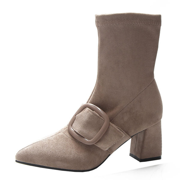 Άνετα καθημερινά  γυναικεία μποτάκια με δύο πόρπες