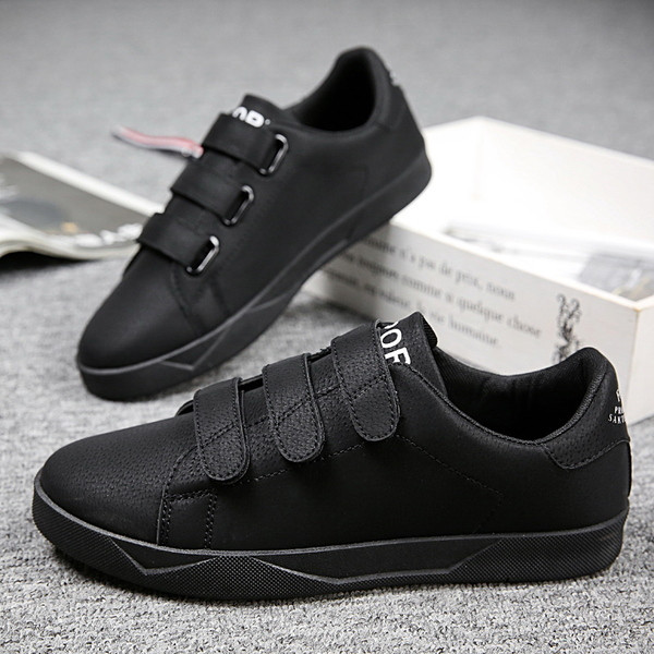 Három színben matricás férfi tornacipő