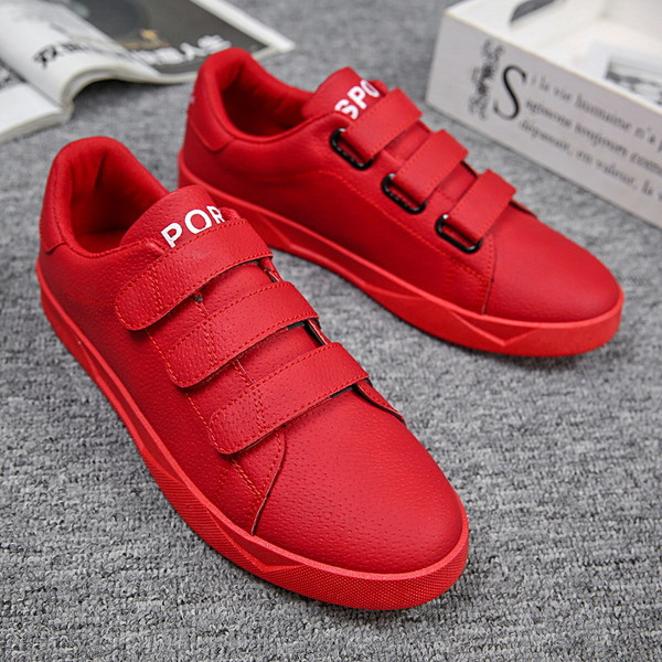 Három színben matricás férfi tornacipő