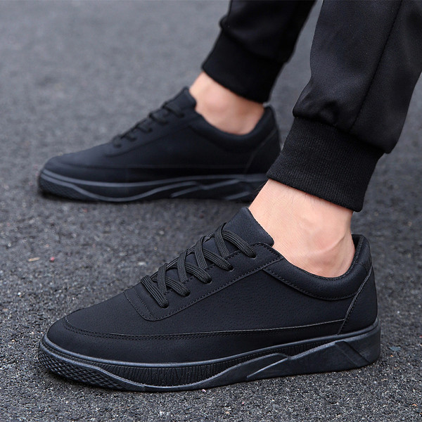 Modern férfi tornacipő fűzős három színben